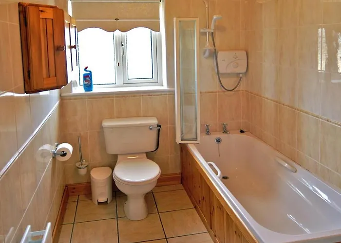 3 Bed In Courtmacsherry Oc-i053